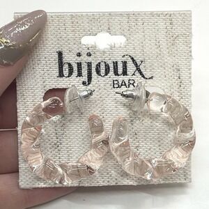 Bijoux Bar Pink Acrylic Twisted Hoop Earrings Translucent Ribbed BB1020-HOLIDAY
